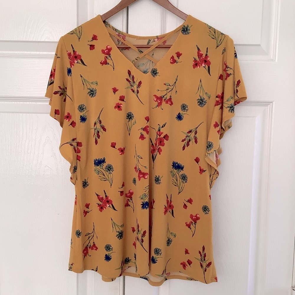 Cato’s Yellow Floral Crisscross V Neck Flutter Sleeve Top M